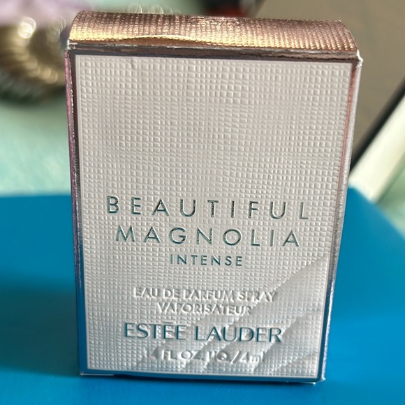 Beautiful Magnolia by Estée Lauder mini - Picture 2 of 3